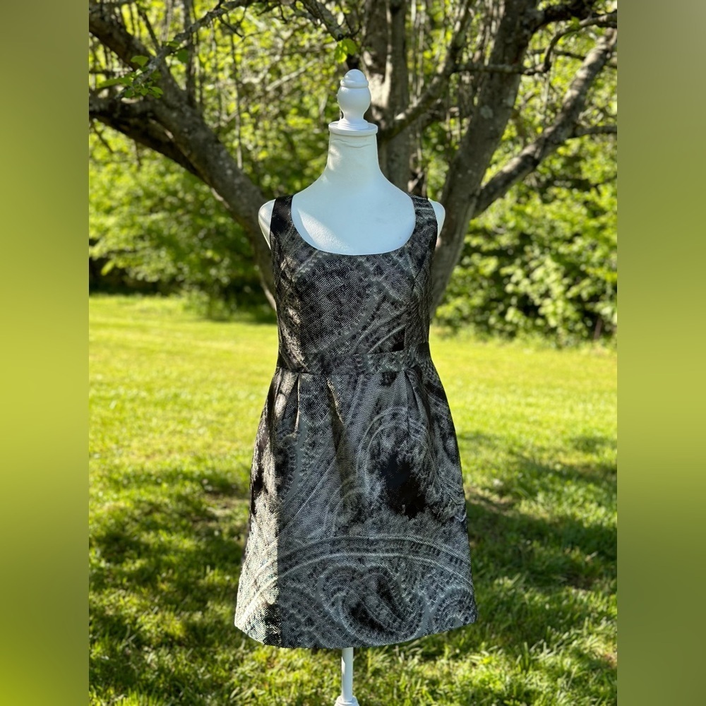 Beth Bowley Anthro Shimmery Gray Black Silver Knee Length Shift Dress Size 10